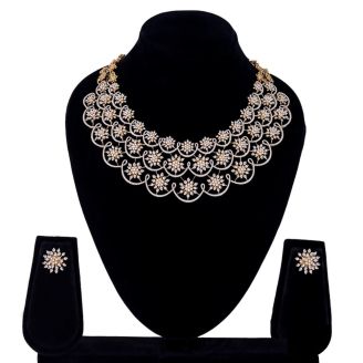 Beautiful Flora Yellow Gold and Diamond Necklace Set